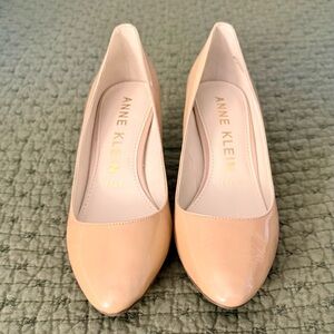 Anne Klein Beige heels